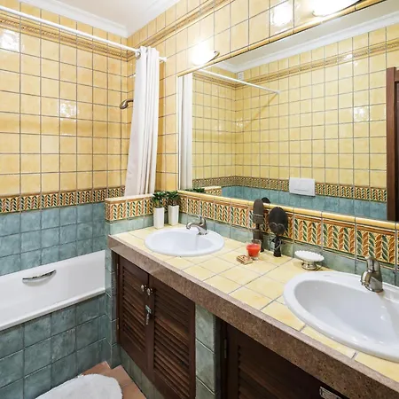 In With Communal Pool